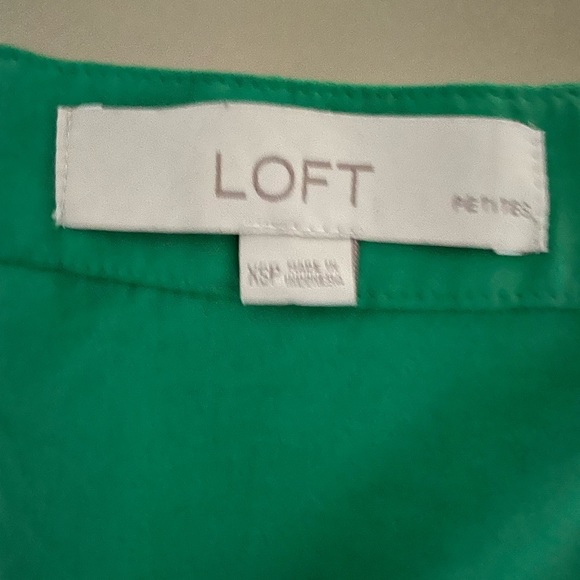 Green loft blouse. - Picture 4 of 4